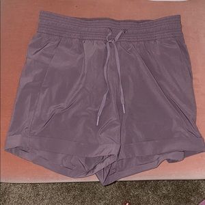 Lululemon Shorts size 6